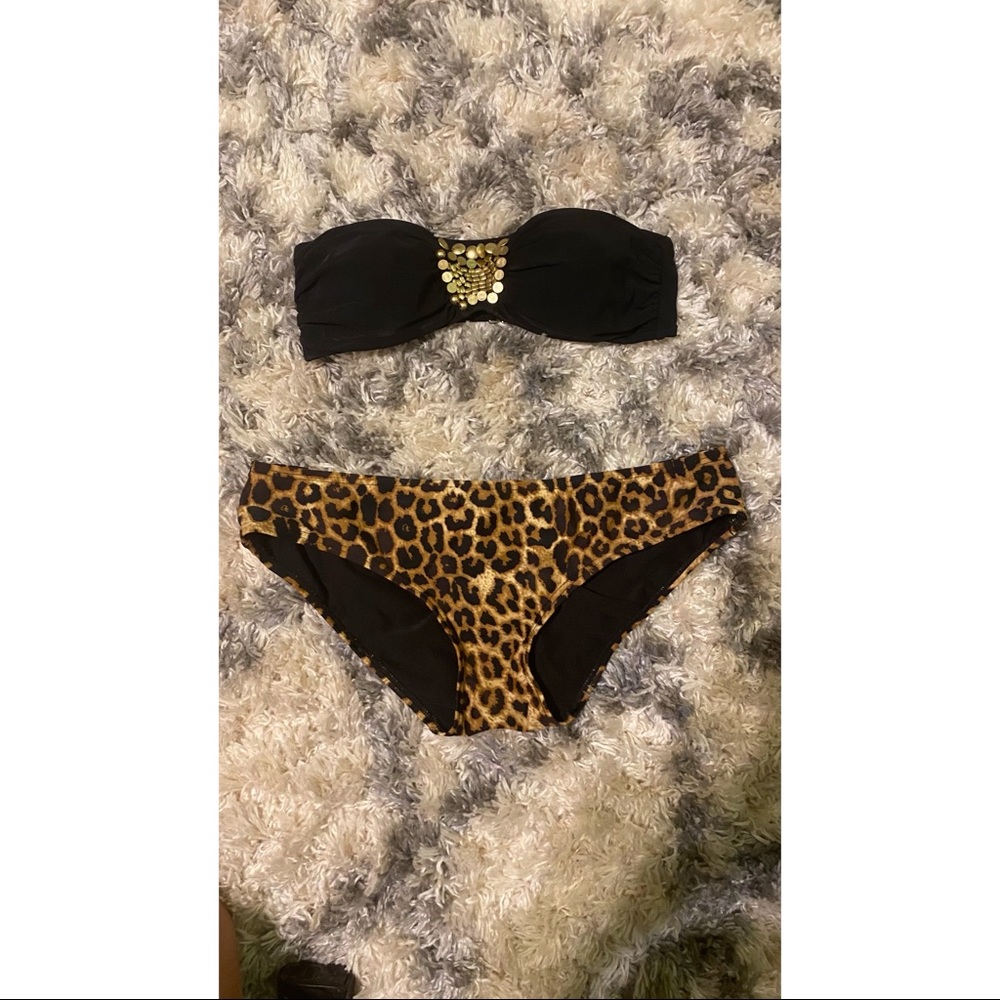 Strapless bikini. X-small top and small bottoms